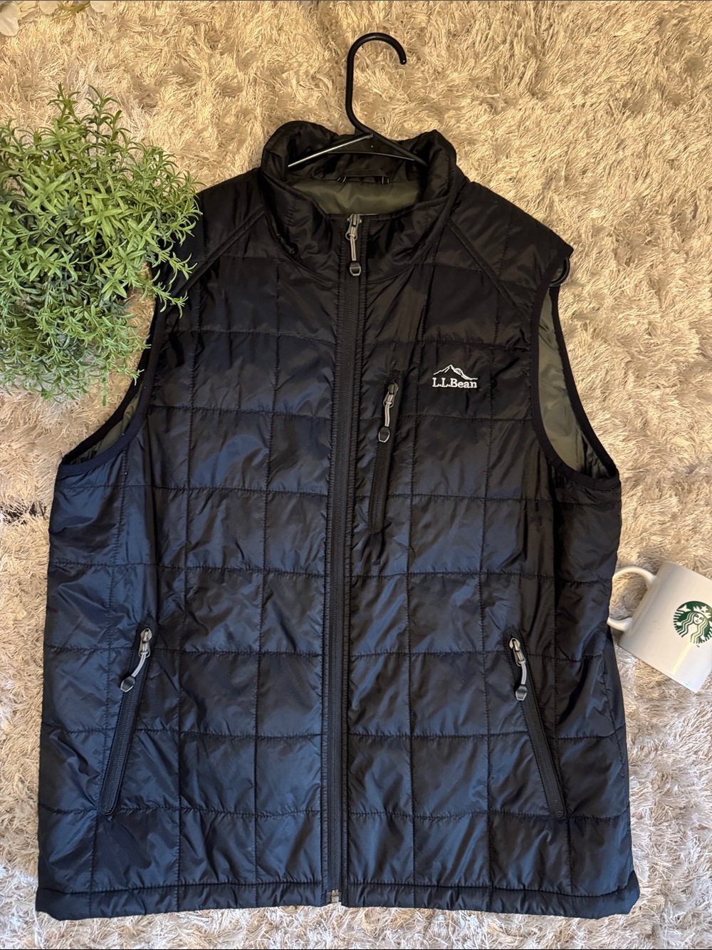 EUC LL Bean Men’s Unisex Black Quilted Nylon Vest Large